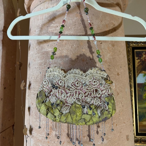 EUC Mary Frances handbag hand beaded - Picture 1 of 12